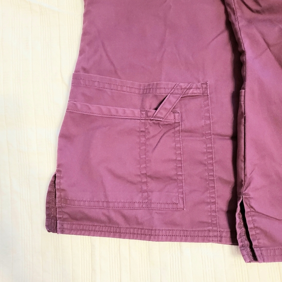 Women's Scrub Top 👚 - Picture 4 of 7